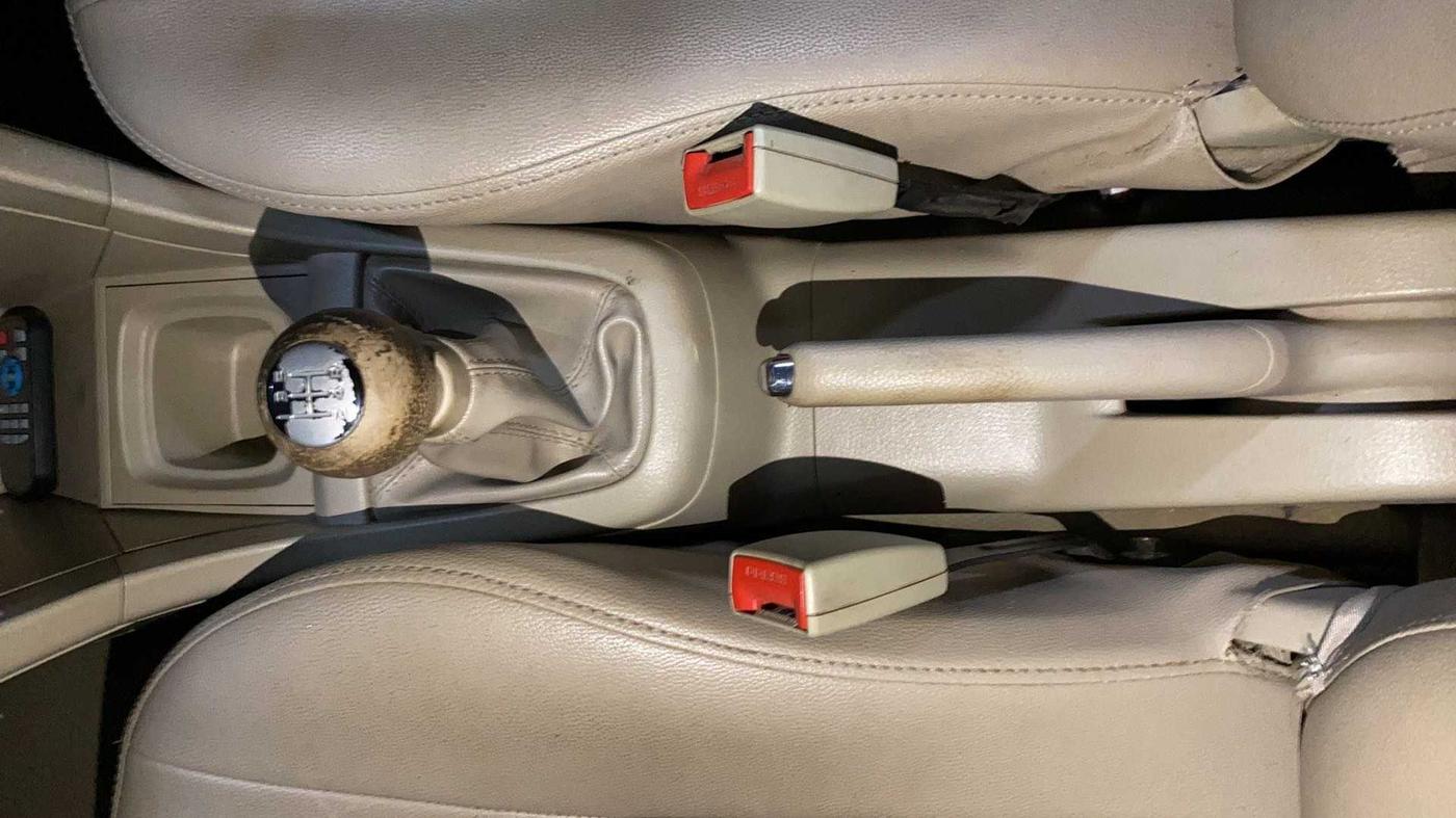 2016 Maruti Swift Dzire VXI, Petrol, Manual, 69,572 km, Gear Lever