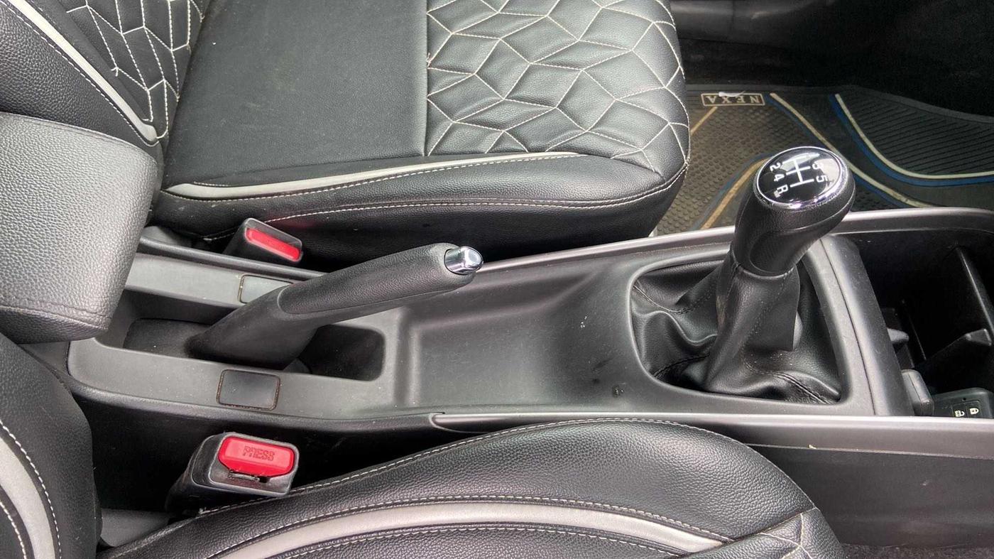 2021 Maruti Baleno ALPHA PETROL 1.2, Petrol, Manual, 21,473 km, Gear Lever