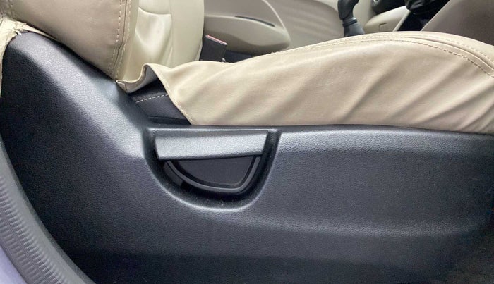 2018 Hyundai NEW SANTRO SPORTZ MT, Petrol, Manual, 51,238 km, Driver Side Adjustment Panel