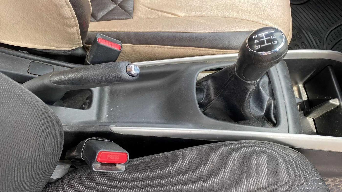 2016 Maruti Baleno DELTA PETROL 1.2, Petrol, Manual, 72,760 km, Gear Lever