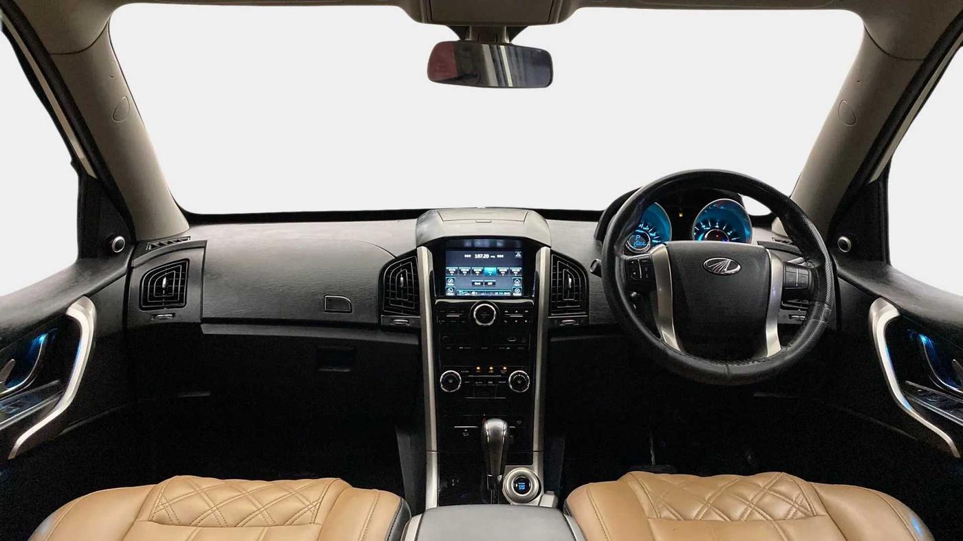 2021 Mahindra XUV500 W7 AT, Diesel, Automatic, 25,366 km, Dashboard