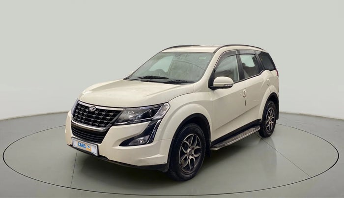 2021 Mahindra XUV500 W7 AT, Diesel, Automatic, 25,366 km, Left Front Diagonal