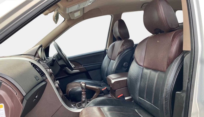 2013 Mahindra XUV500 W8, Diesel, Manual, 51,598 km, Right Side Front Door Cabin
