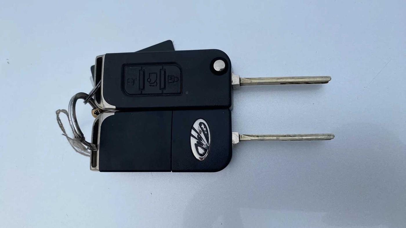 2013 Mahindra XUV500 W8, Diesel, Manual, 51,598 km, Key Close Up