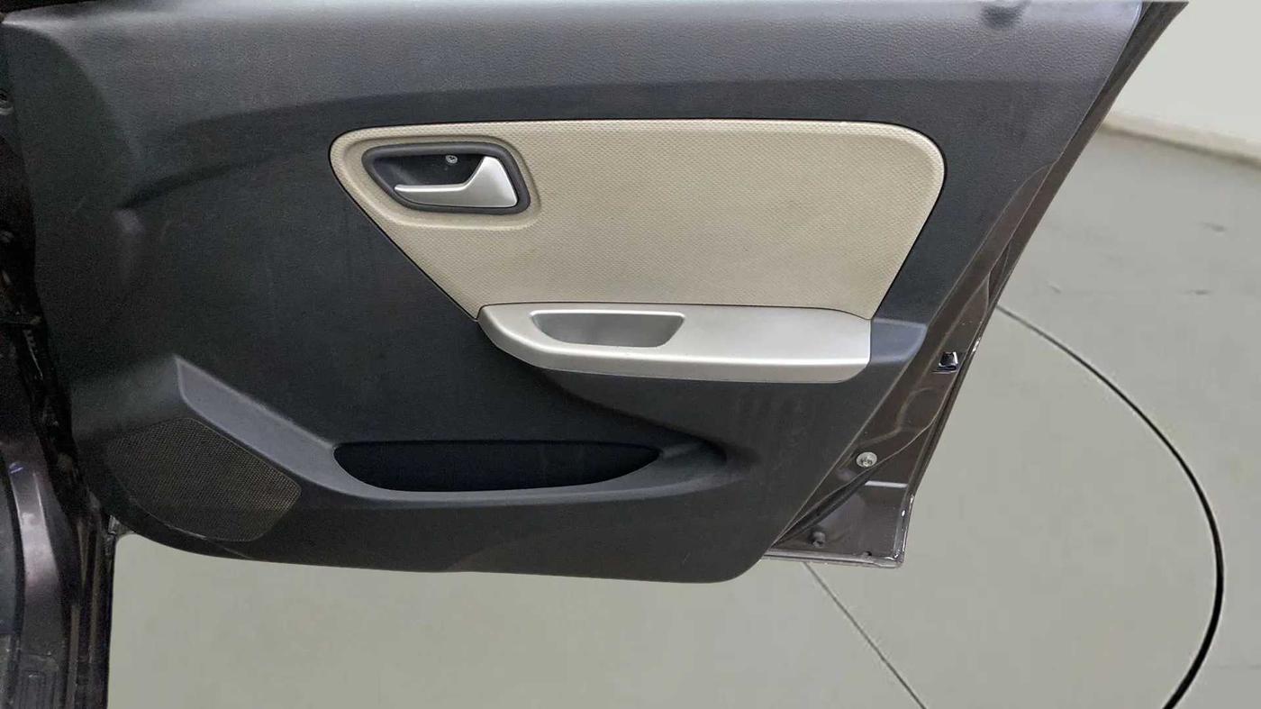 2017 Maruti Alto K10 VXI (O) AMT, Petrol, Automatic, 42,926 km, Driver Side Door Panels Control