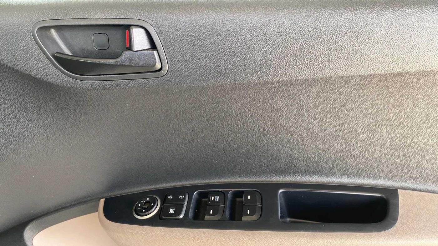 2018 Hyundai Grand i10 MAGNA 1.2 KAPPA VTVT, Petrol, Manual, 14,891 km, Driver Side Door Panels Control