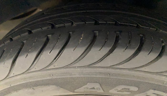 2012 Hyundai Eon MAGNA, Petrol, Manual, 26,429 km, Left Rear Tyre Tread