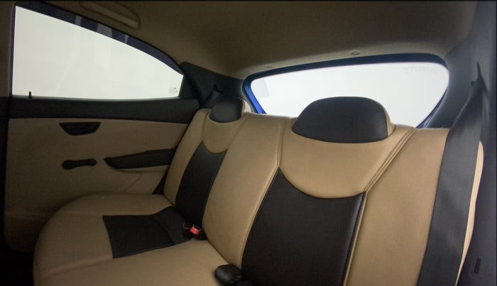 2012 Hyundai Eon MAGNA, Petrol, Manual, 26,429 km, Right Side Rear Door Cabin