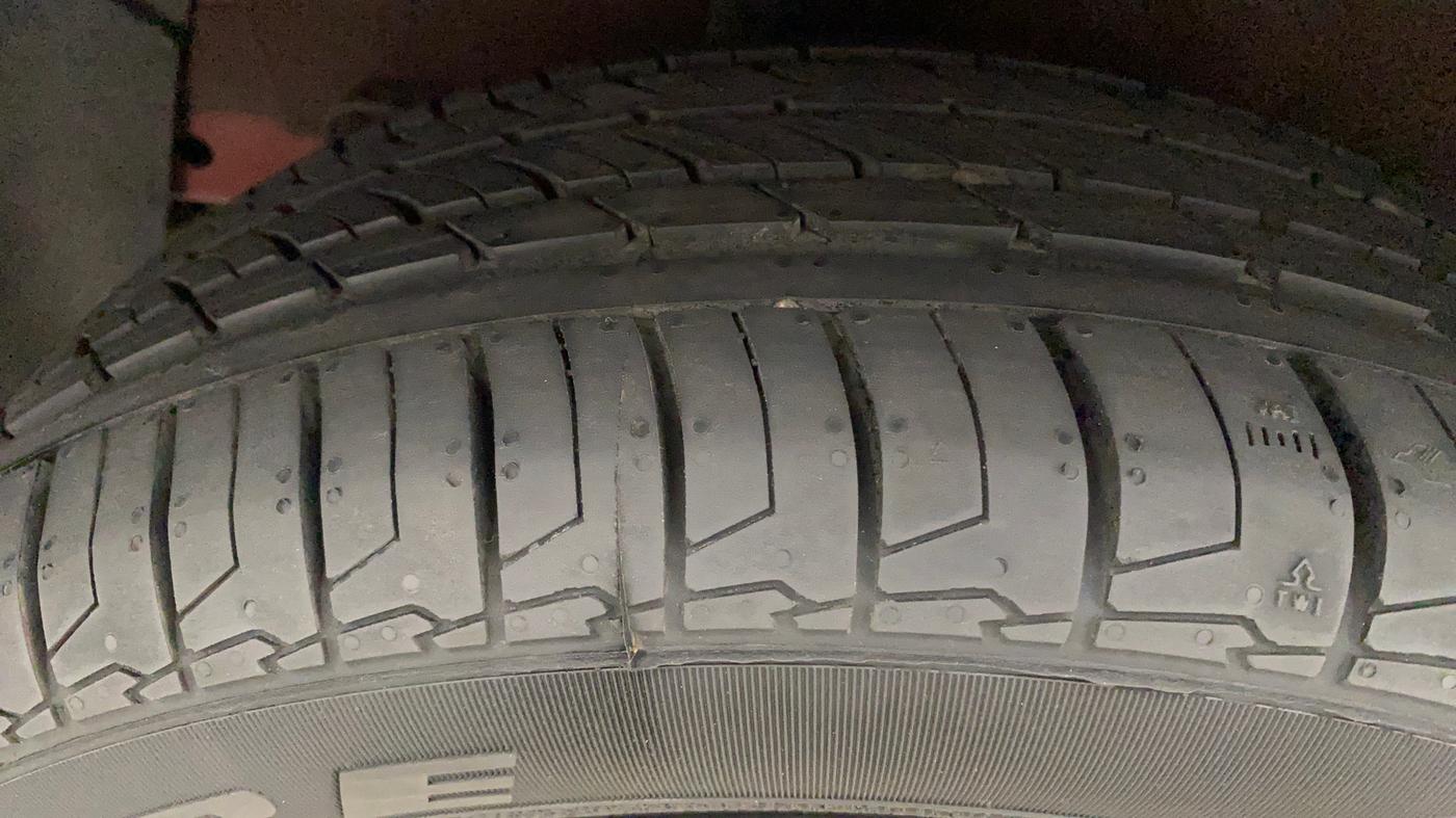 2020 Hyundai NEW I20 ASTA 1.0 GDI TURBO DCT, Petrol, Automatic, 36,213 km, Right Rear Tyre Tread