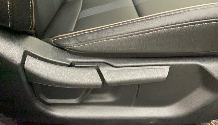 2020 Hyundai NEW I20 ASTA 1.0 GDI TURBO DCT, Petrol, Automatic, 36,213 km, Driver Side Adjustment Panel