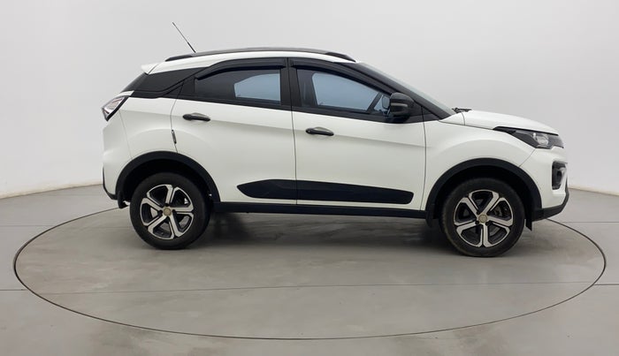 2022 Tata NEXON XMA SUNROOF PETROL, Petrol, Automatic, 41,249 km, Right Side View