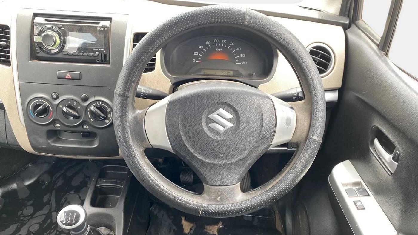 2013 Maruti Wagon R 1.0 LXI, Petrol, Manual, 75,649 km, Steering Wheel Close Up