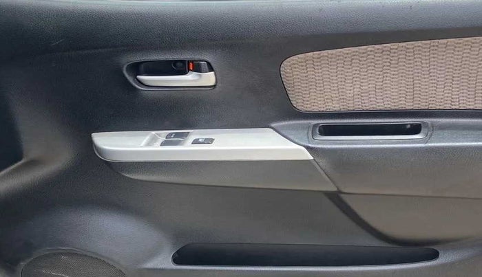 2013 Maruti Wagon R 1.0 LXI, Petrol, Manual, 75,649 km, Driver Side Door Panels Control
