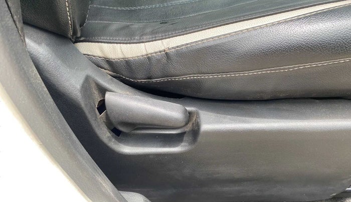 2013 Maruti Wagon R 1.0 LXI, Petrol, Manual, 75,649 km, Driver Side Adjustment Panel