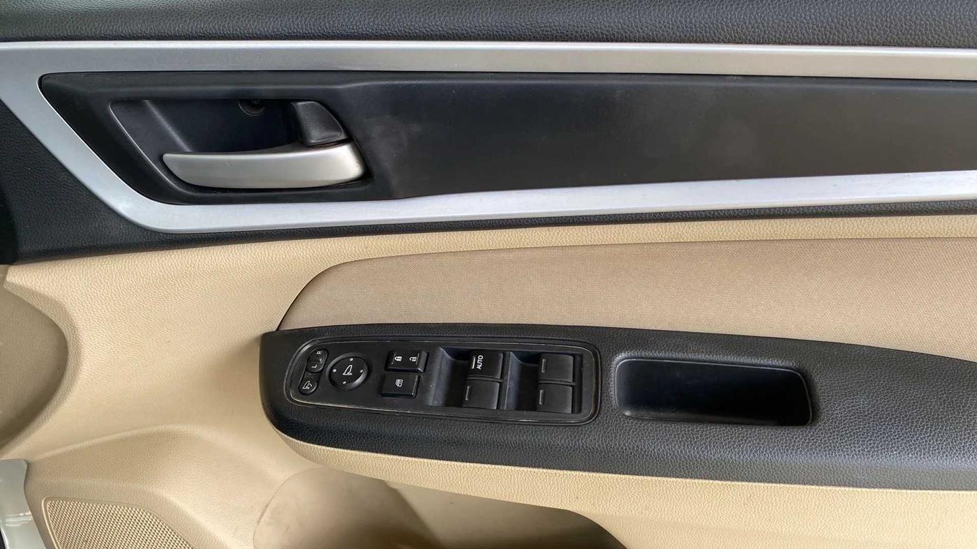 2022 Honda Amaze 1.2L I-VTEC S CVT, Petrol, Automatic, 52,228 km, Driver Side Door Panels Control