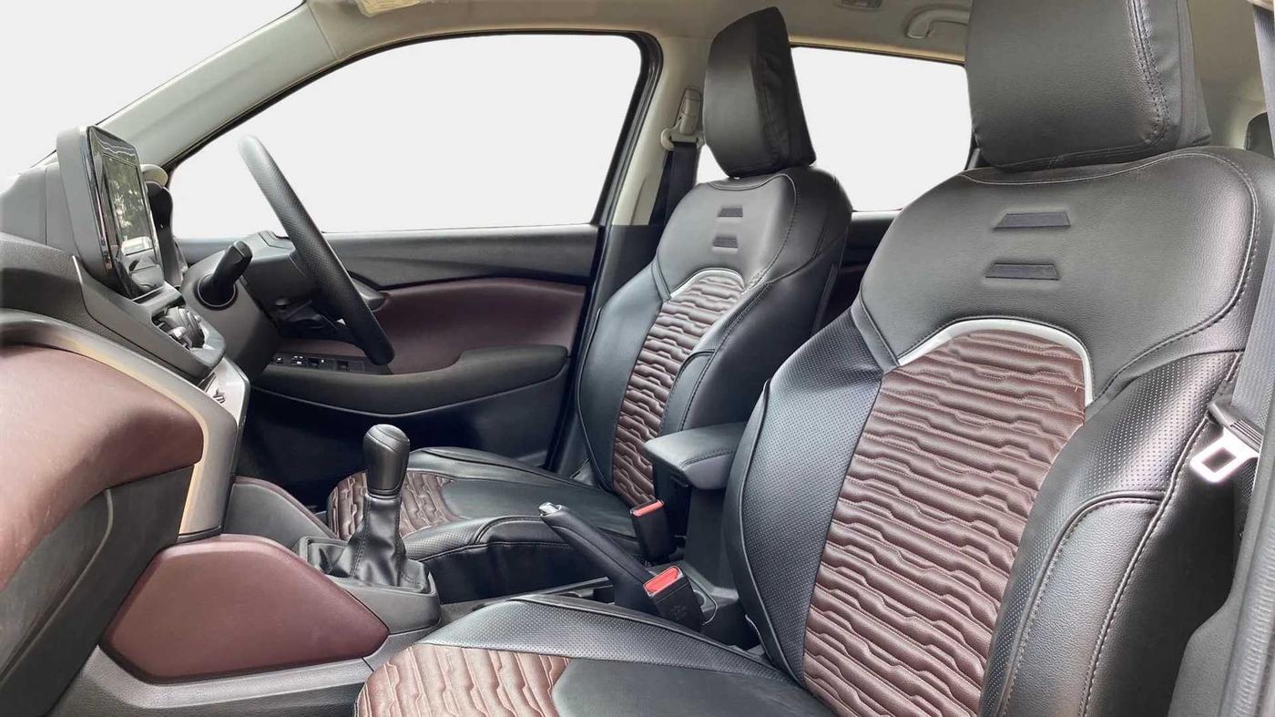 2023 Maruti Grand Vitara DELTA SMART HYBRID, Petrol, Manual, 29,872 km, Right Side Front Door Cabin