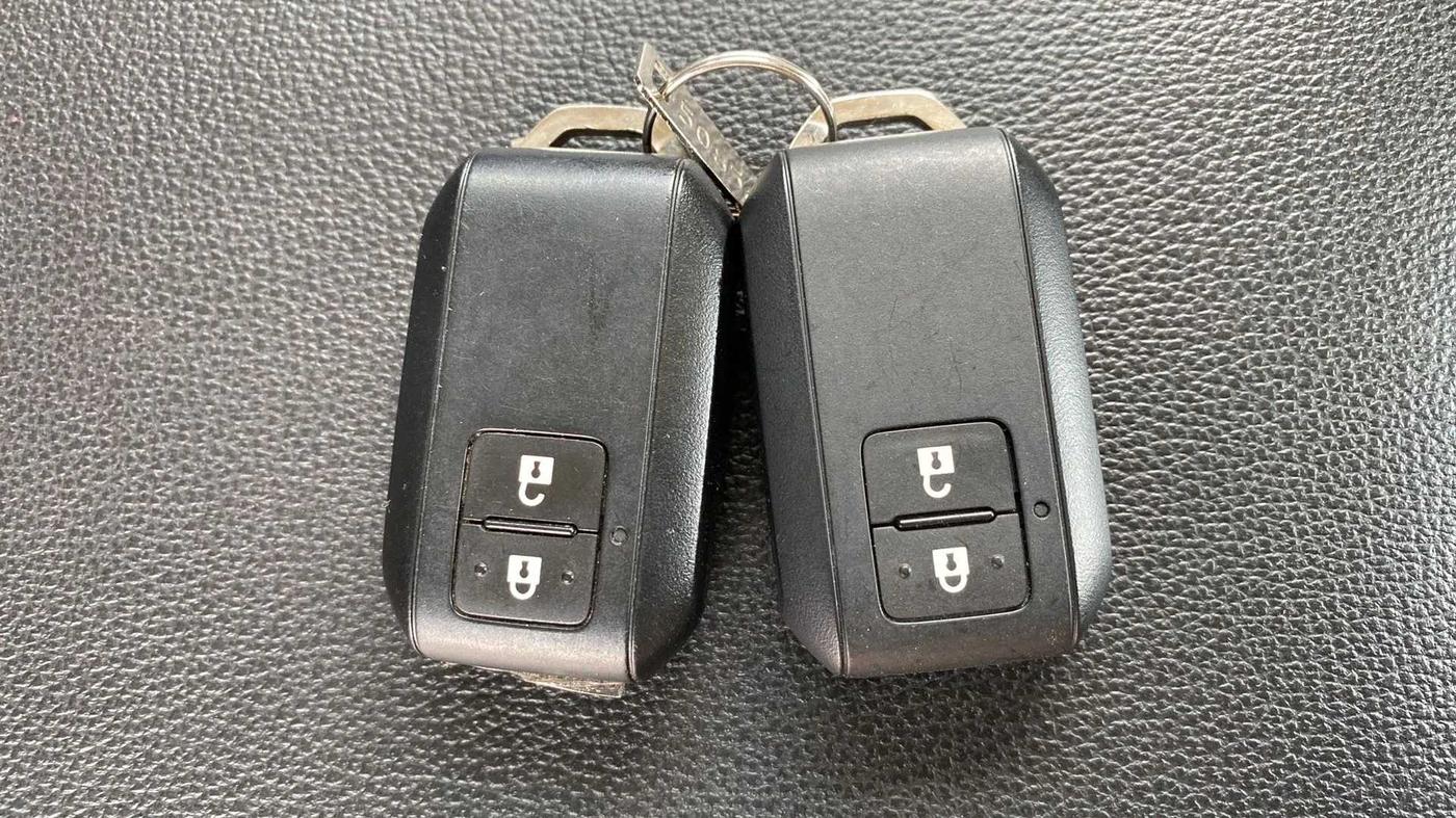 2023 Maruti Grand Vitara DELTA SMART HYBRID, Petrol, Manual, 29,872 km, Key Close Up