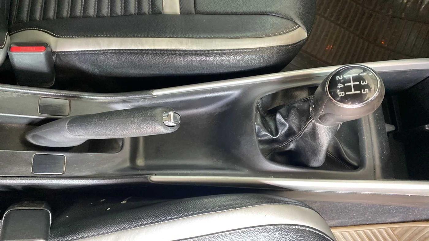 2017 Maruti Baleno ALPHA PETROL 1.2, Petrol, Manual, 76,614 km, Gear Lever