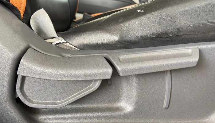 2020 Hyundai GRAND I10 NIOS ASTA AMT 1.2 KAPPA VTVT, Petrol, Automatic, 32,201 km, Driver Side Adjustment Panel