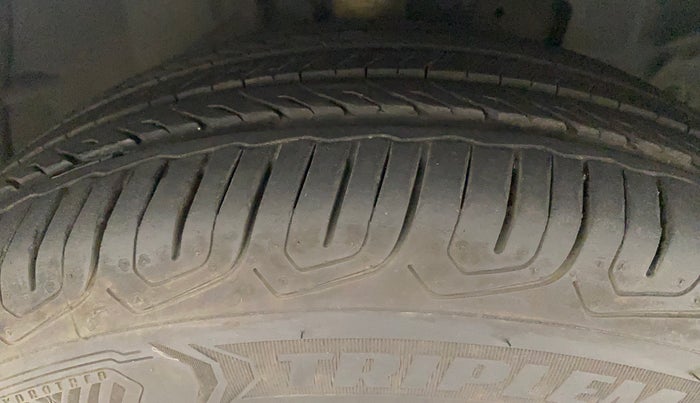 2018 Ford Ecosport TITANIUM 1.5L PETROL, Petrol, Manual, 42,317 km, Right Front Tyre Tread