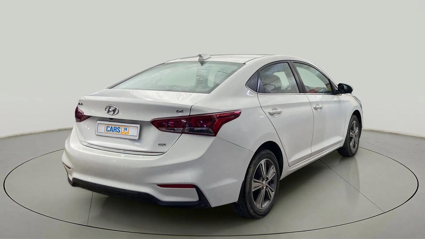 2018 Hyundai Verna 1.6 VTVT SX, Petrol, Manual, 66,936 km, Right Back Diagonal