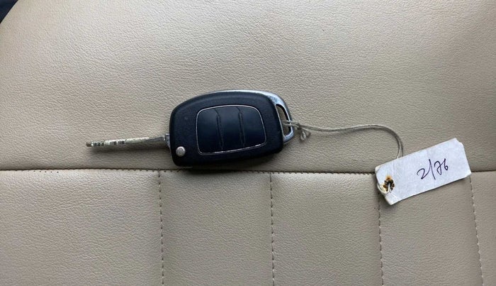 2014 Hyundai Xcent S 1.2, CNG, Manual, 65,342 km, Key Close Up