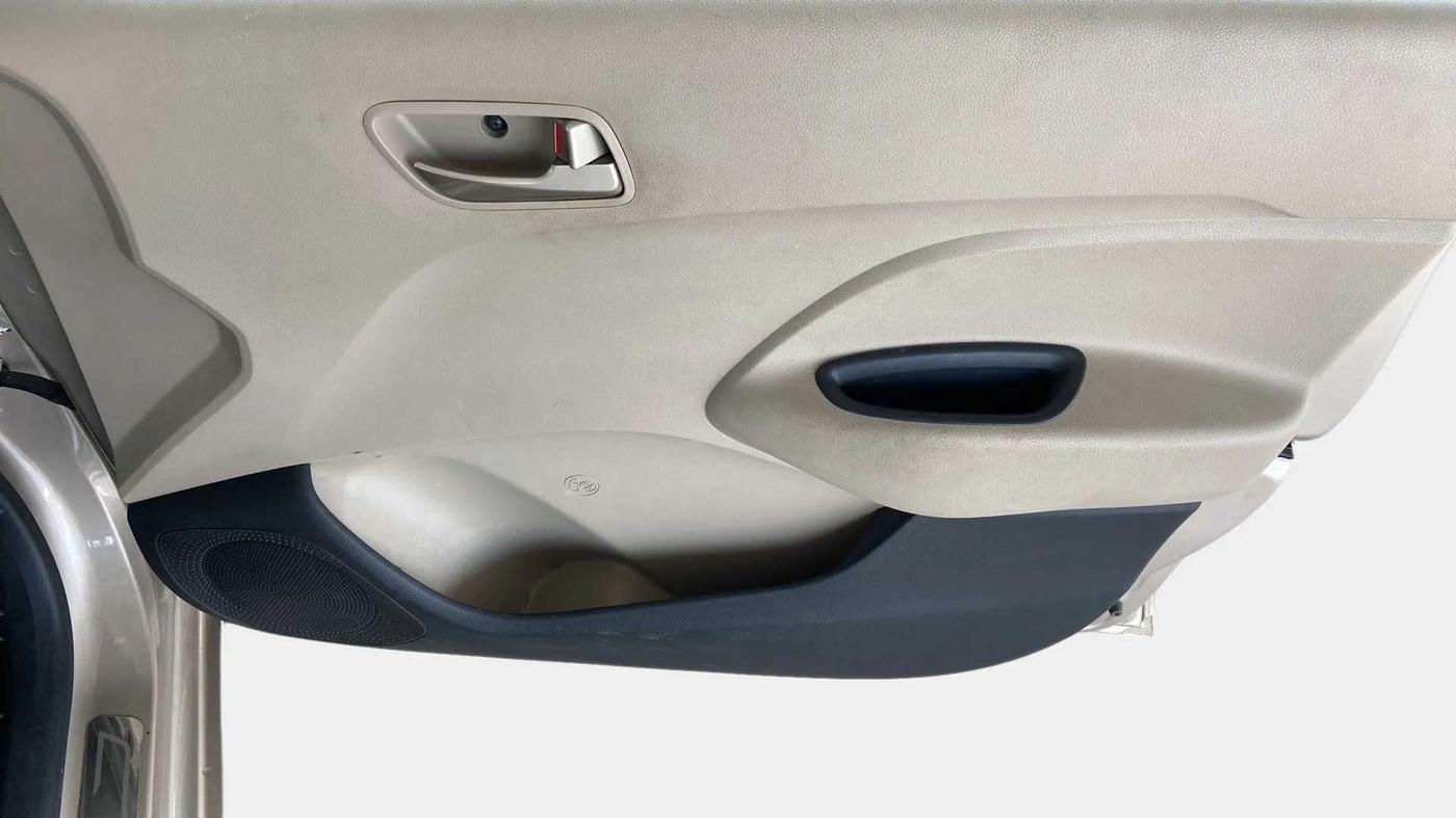 2018 Hyundai NEW SANTRO ASTA MT, Petrol, Manual, 45,939 km, Driver Side Door Panels Control