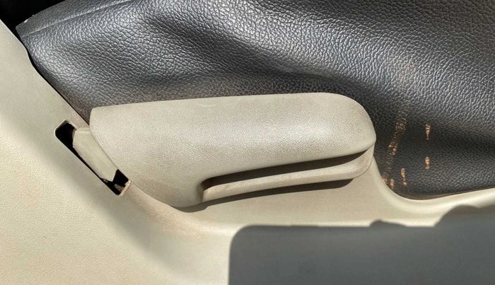 2015 Maruti Celerio ZXI, Petrol, Manual, 69,702 km, Driver Side Adjustment Panel