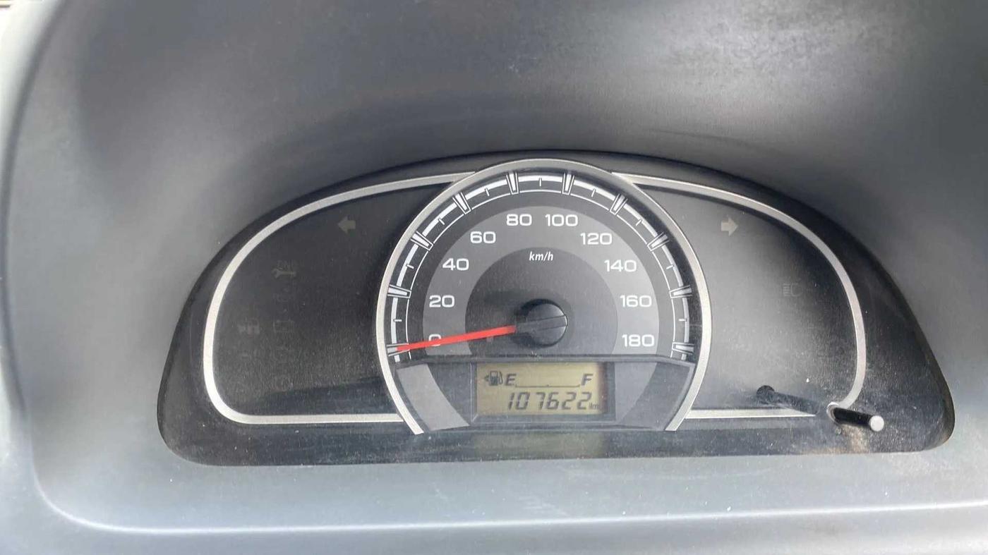2014 Maruti Alto 800 LXI, CNG, Manual, 1,07,674 km, Odometer Image
