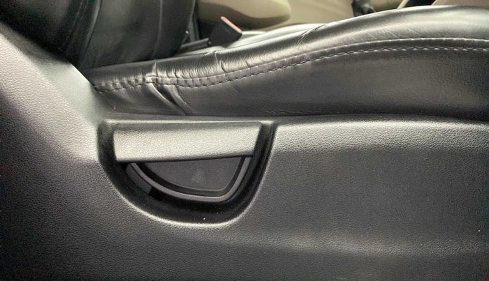 2019 Hyundai NEW SANTRO SPORTZ AMT, Petrol, Automatic, 31,894 km, Driver Side Adjustment Panel