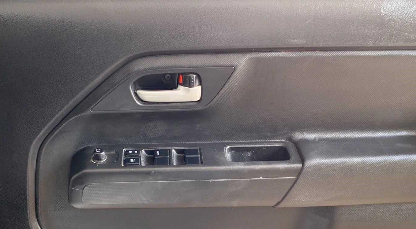 2019 Maruti New Wagon-R VXI 1.0, Petrol, Manual, 53,840 km, Driver Side Door Panels Control
