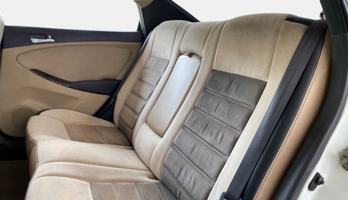 2013 Hyundai Verna FLUIDIC 1.6 VTVT EX, Petrol, Manual, 71,485 km, Right Side Rear Door Cabin