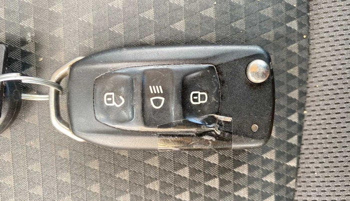 2017 Tata Tiago XZA PETROL, Petrol, Automatic, 35,894 km, Key Close Up