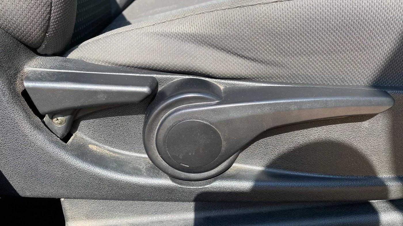 2017 Tata Tiago XZA PETROL, Petrol, Automatic, 35,894 km, Driver Side Adjustment Panel