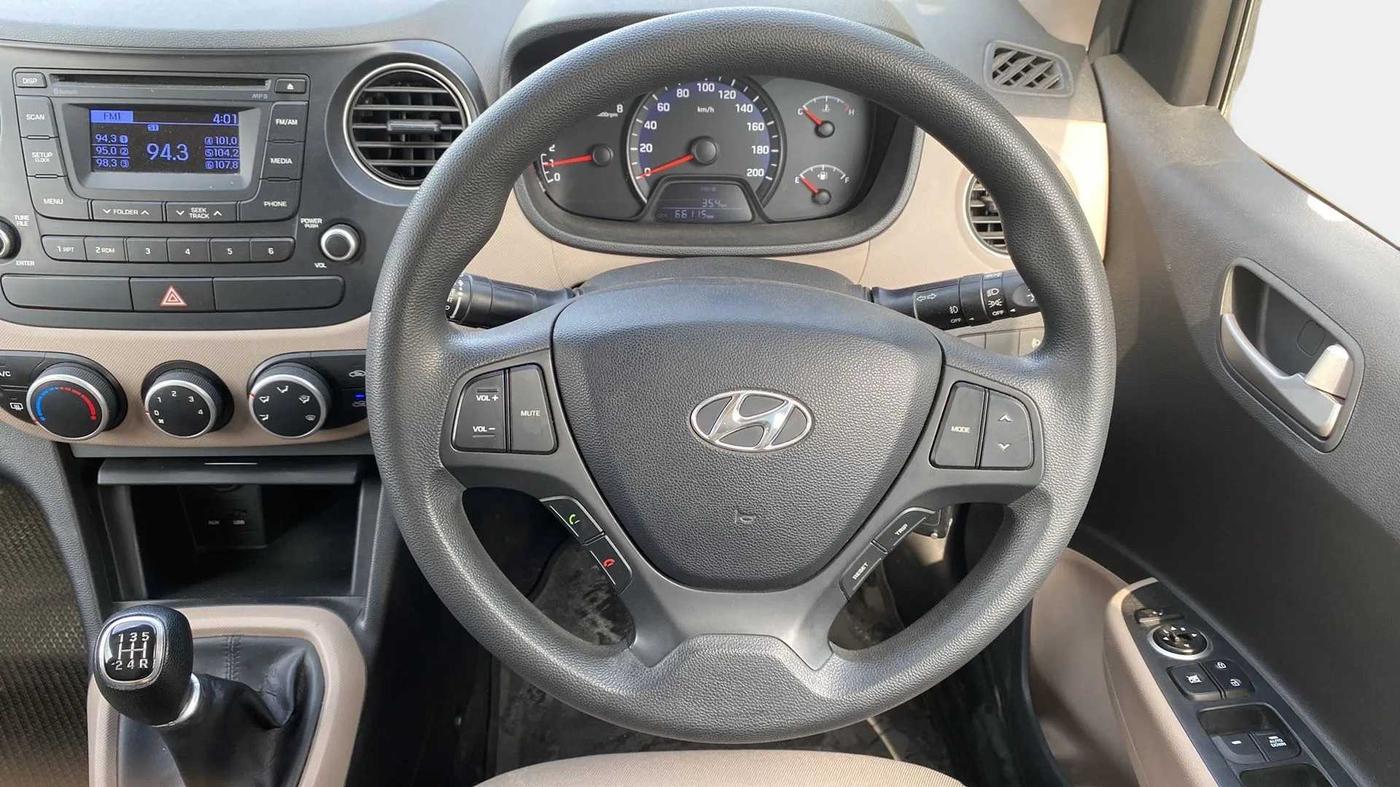 2015 Hyundai Xcent S (O) 1.2, Petrol, Manual, 66,182 km, Steering Wheel Close Up