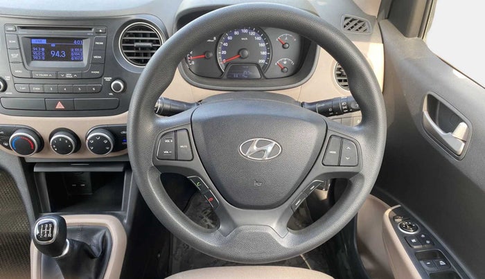 2015 Hyundai Xcent S (O) 1.2, Petrol, Manual, 66,182 km, Steering Wheel Close Up