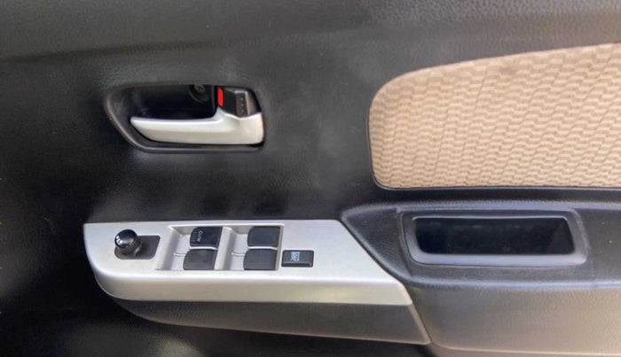 2015 Maruti Wagon R 1.0 LXI, Petrol, Manual, 40,964 km, Driver Side Door Panels Control