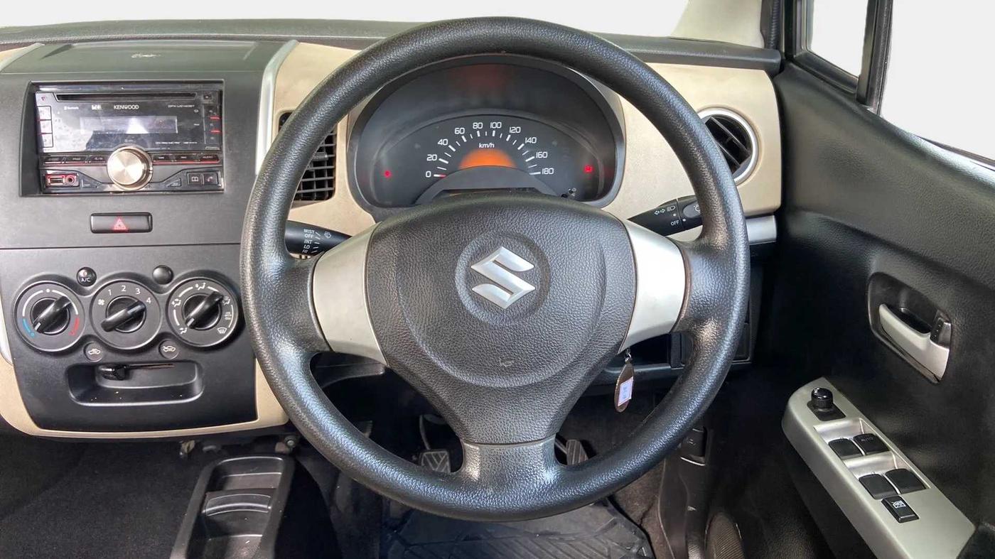 2015 Maruti Wagon R 1.0 LXI, Petrol, Manual, 40,964 km, Steering Wheel Close Up