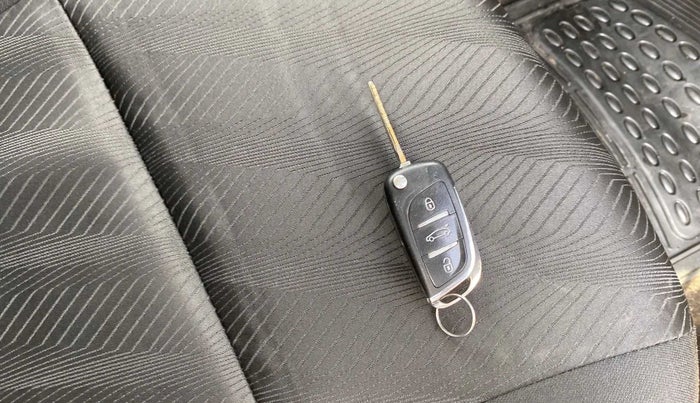 2013 Maruti Swift VXI, Petrol, Manual, 87,105 km, Key Close Up
