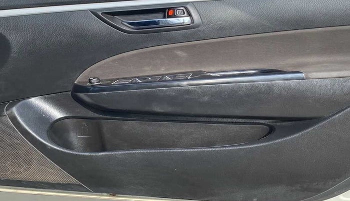 2013 Maruti Swift VXI, Petrol, Manual, 87,105 km, Driver Side Door Panels Control