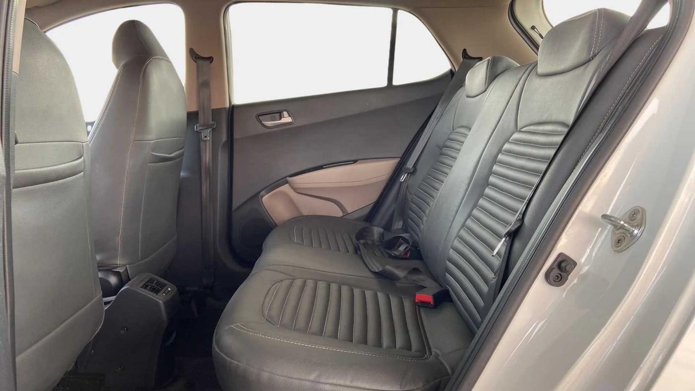 2014 Hyundai Grand i10 SPORTZ 1.2 KAPPA VTVT, Petrol, Manual, 32,089 km, Right Side Rear Door Cabin