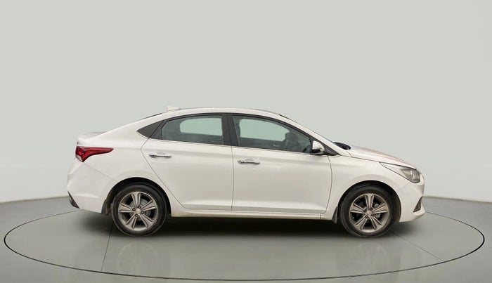 2017 Hyundai Verna 1.6 VTVT SX O, Petrol, Manual, 95,015 km, Right Side View