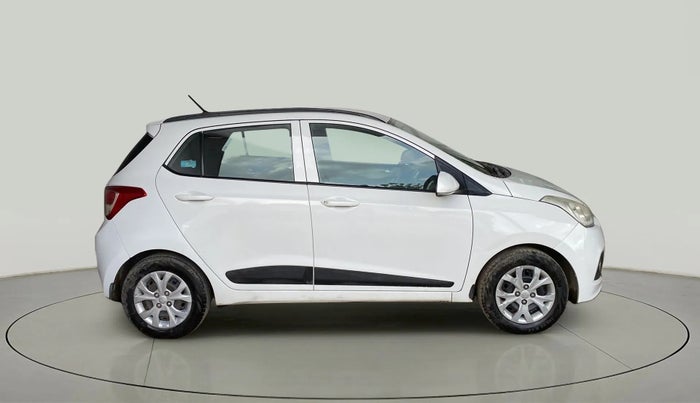 2016 Hyundai Grand i10 SPORTZ 1.2 KAPPA VTVT, CNG, Manual, 90,434 km, Right Side View