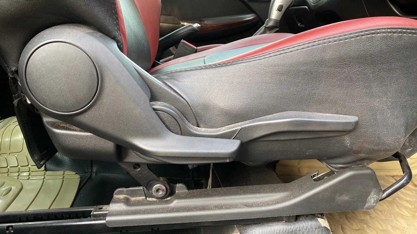 2017 Maruti Baleno ZETA CVT PETROL 1.2, CNG, Automatic, 1,12,410 km, Driver Side Adjustment Panel