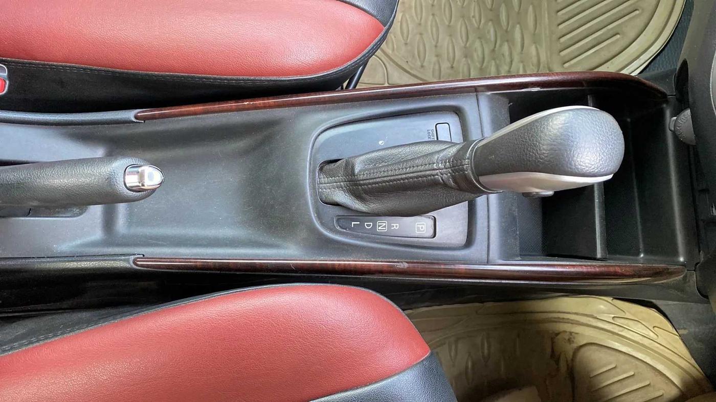 2017 Maruti Baleno ZETA CVT PETROL 1.2, CNG, Automatic, 1,12,410 km, Gear Lever