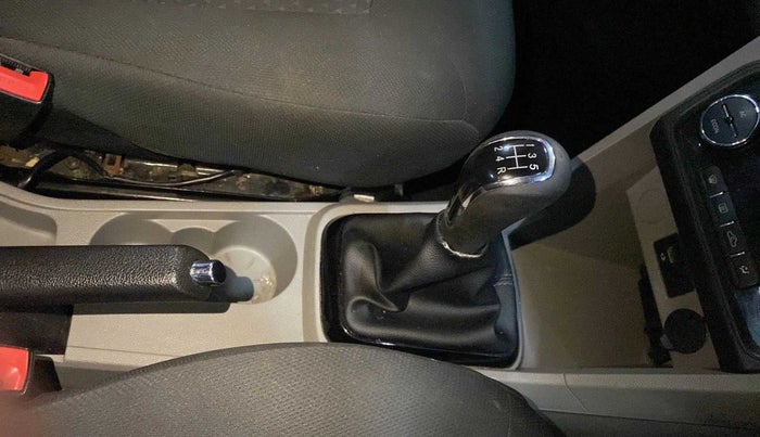 2019 Tata Tiago XZ PLUS PETROL, Petrol, Manual, 65,375 km, Gear lever - Boot cover slightly torn