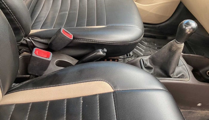 2015 Hyundai Eon ERA +, Petrol, Manual, 40,616 km, Gear Lever