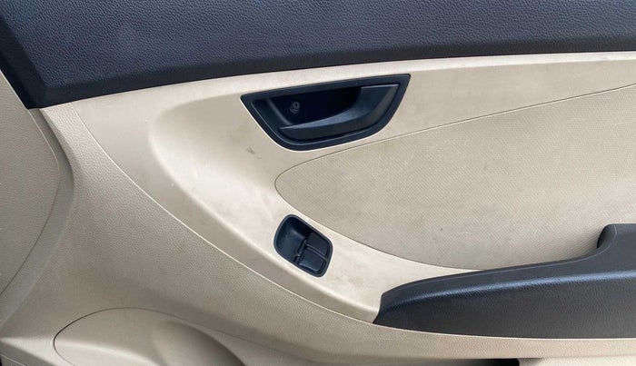 2015 Hyundai Eon ERA +, Petrol, Manual, 40,616 km, Driver Side Door Panels Control