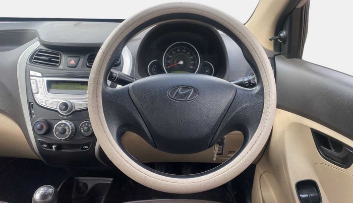 2017 Hyundai Eon MAGNA +, Petrol, Manual, 21,454 km, Steering Wheel Close Up