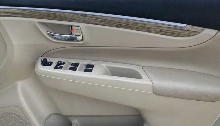 2020 Maruti Ciaz ALPHA 1.5 SHVS PETROL, Petrol, Manual, 35,137 km, Driver Side Door Panels Control
